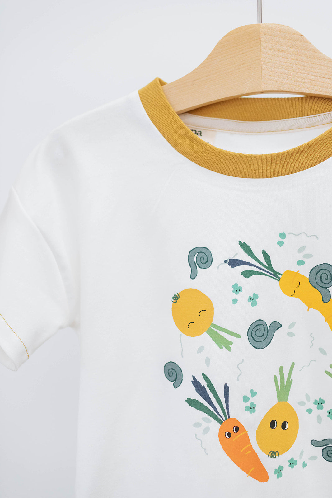 Zeyn Tee — Mustard Carrots