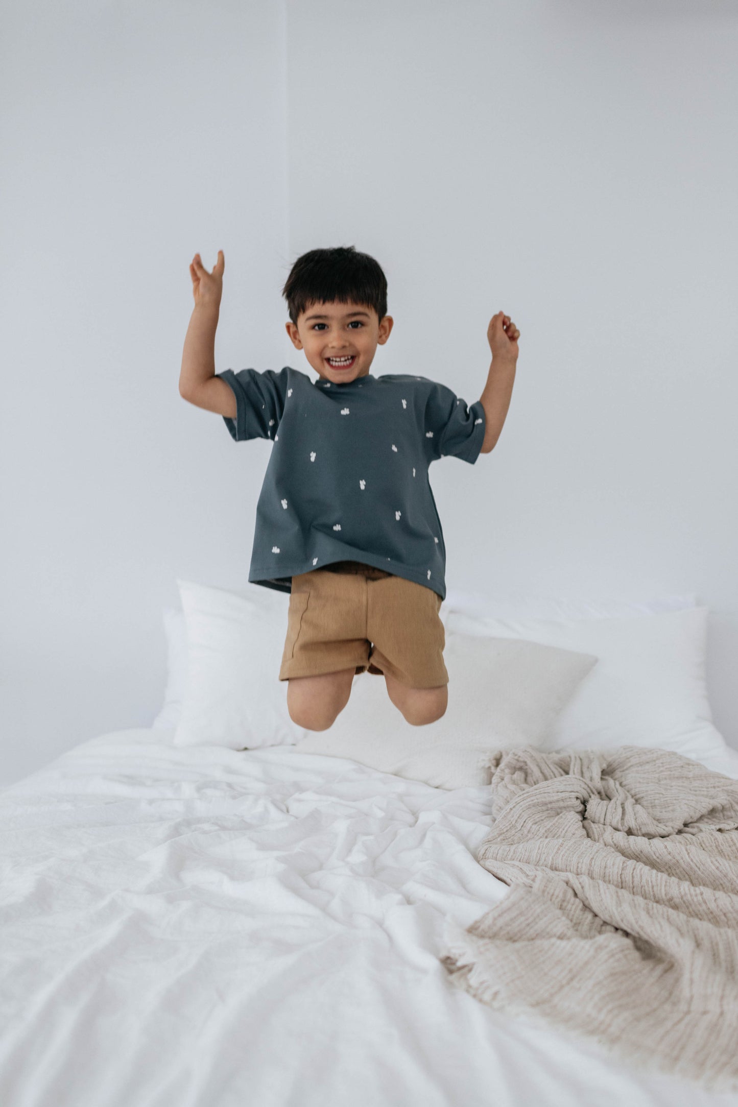 Isla Shorts — Sand