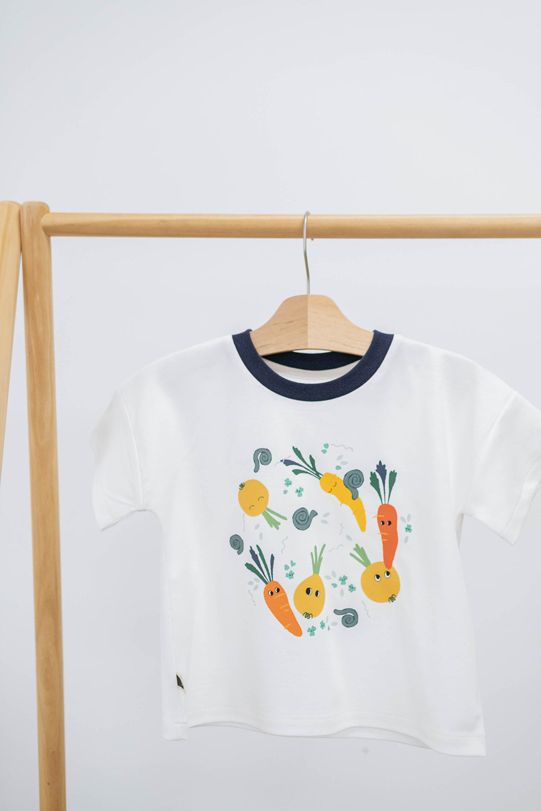 Zeyn Tee — Navy Blue Carrots