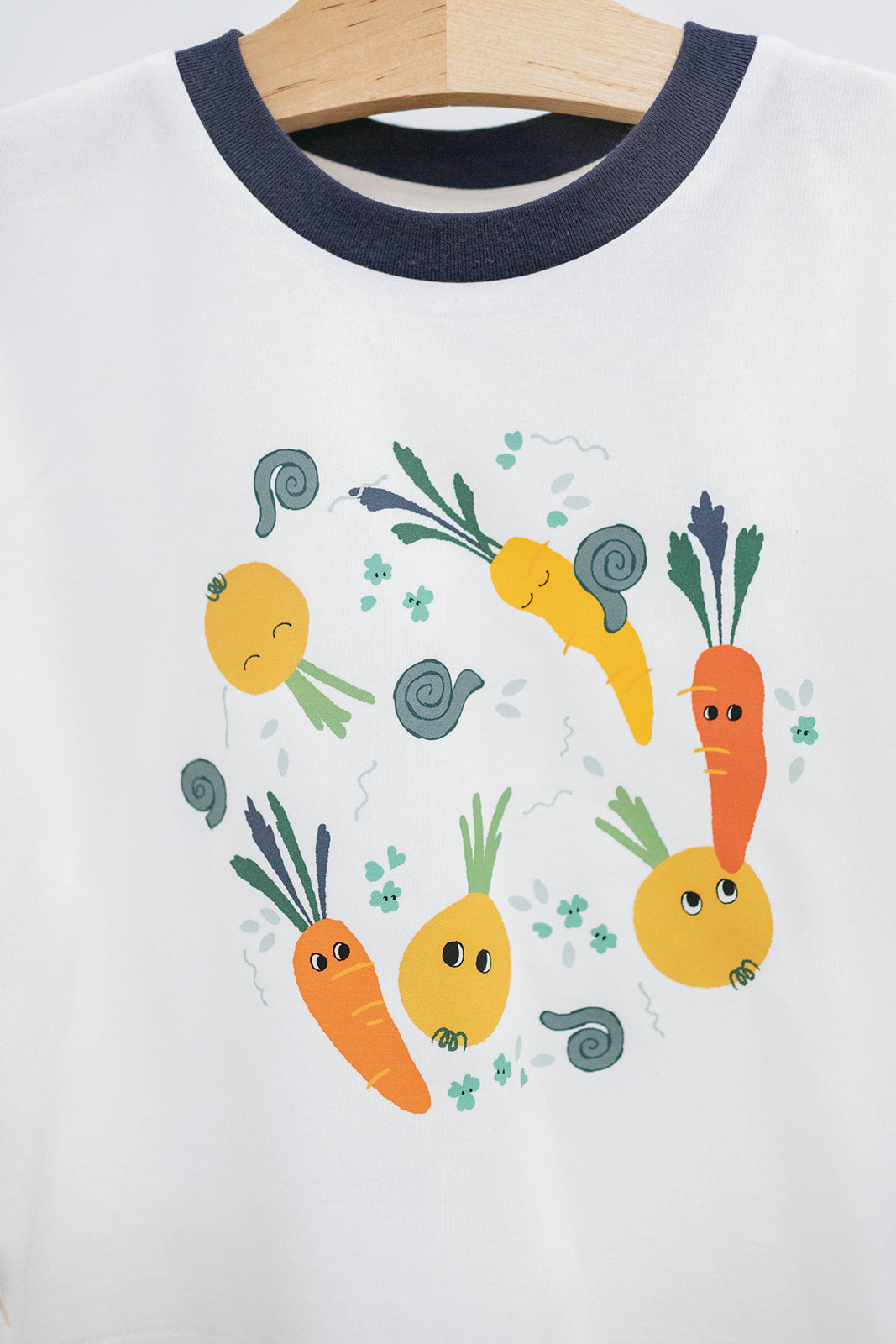 Zeyn Tee — Navy Blue Carrots
