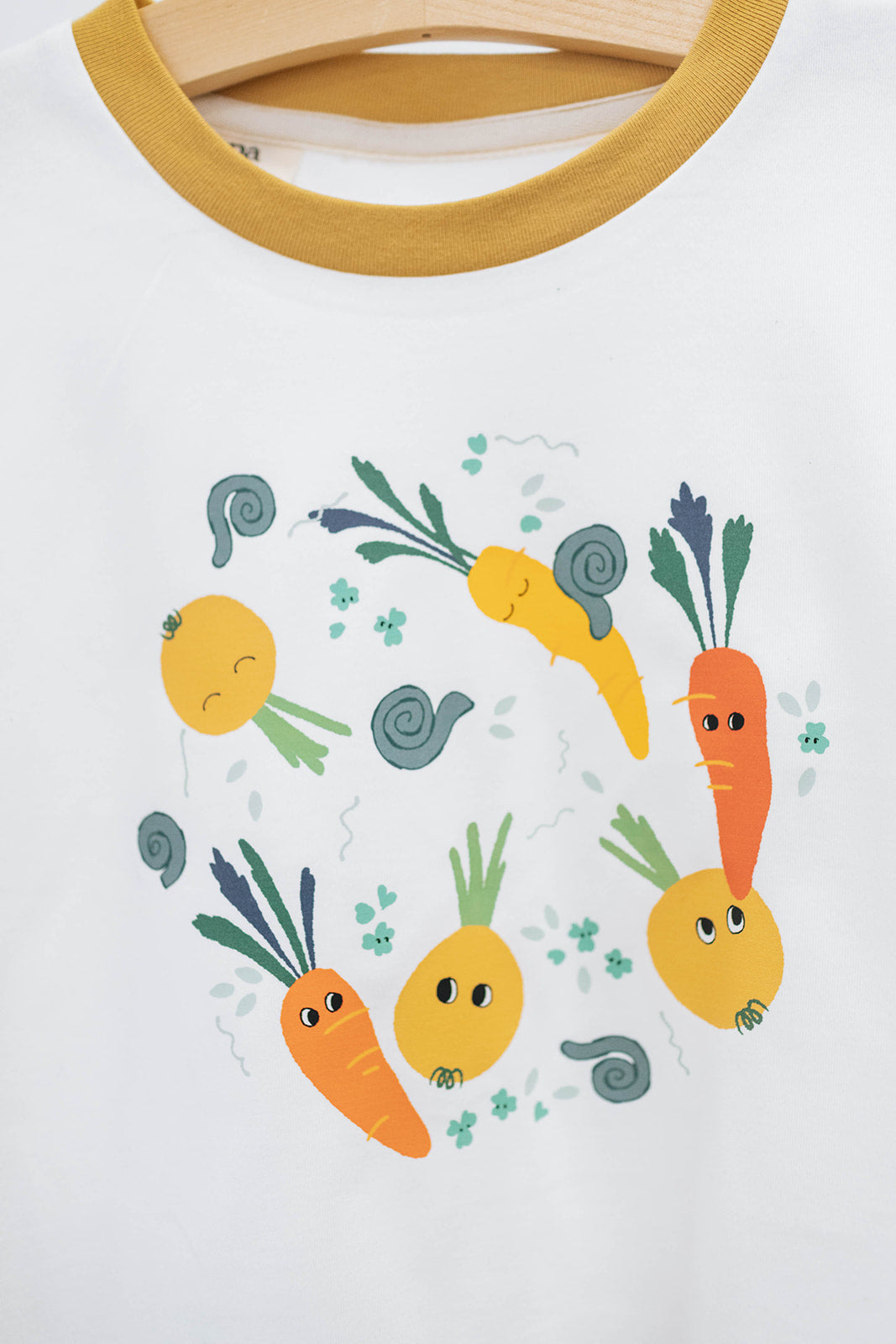Zeyn Tee — Mustard Carrots