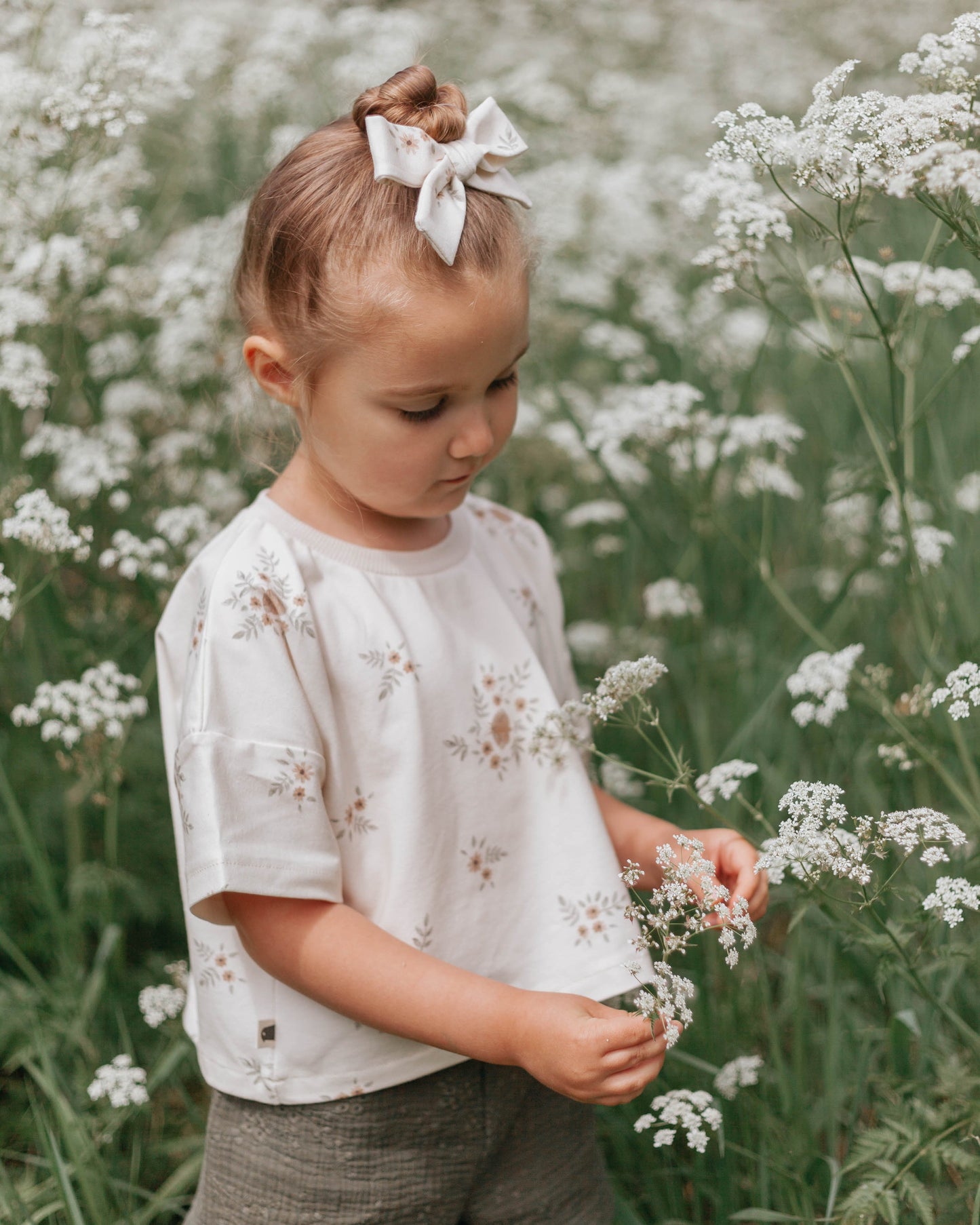 Téa Crop Tee — Sandy Floral