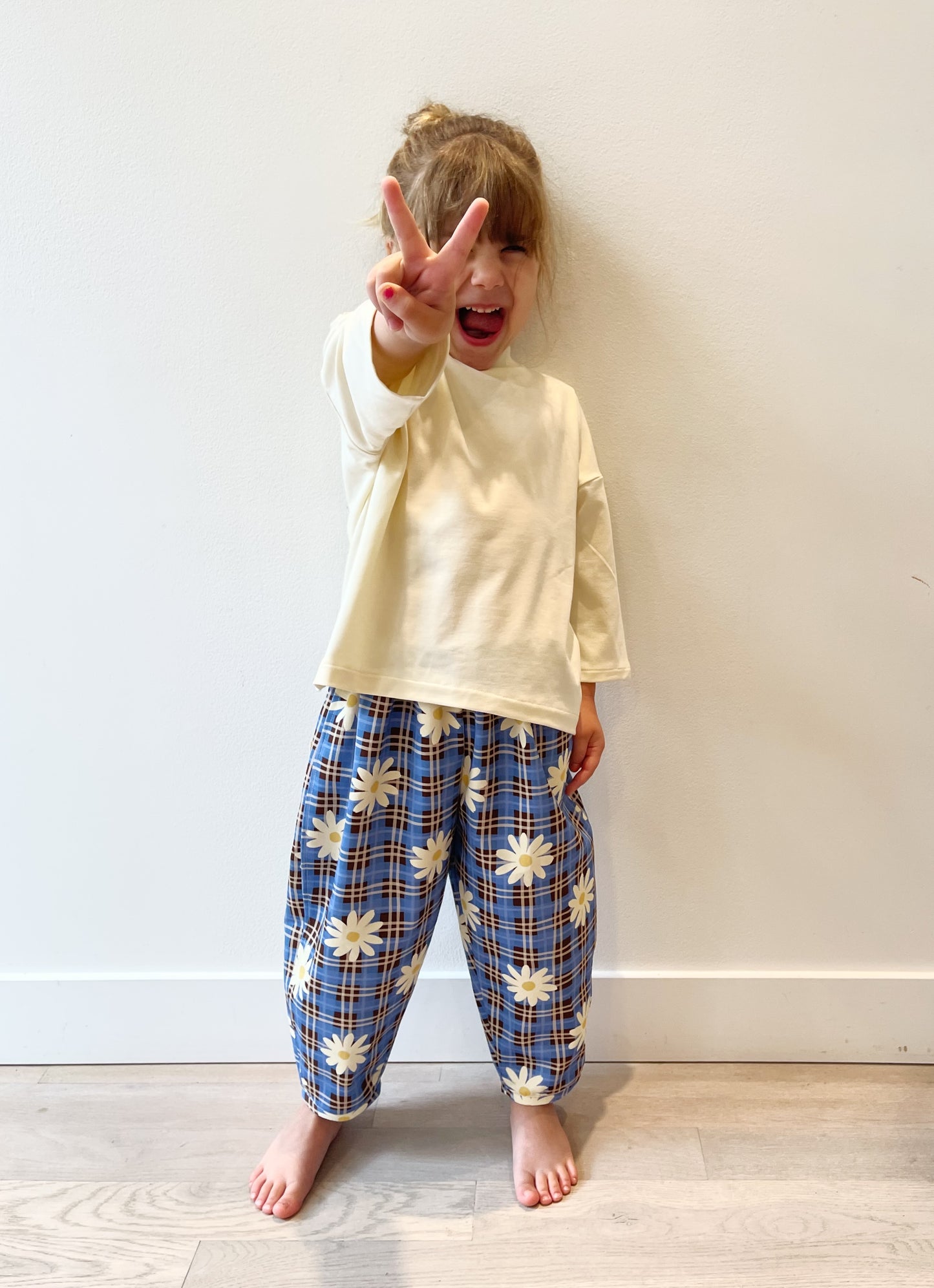 Barrel Pant — Blue Daisy